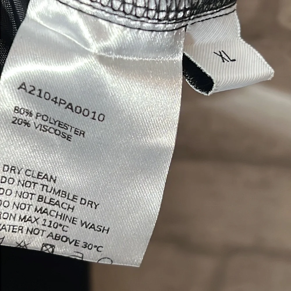 Lattlelier black high waisted pleated pants size xl - Picture 11 of 14